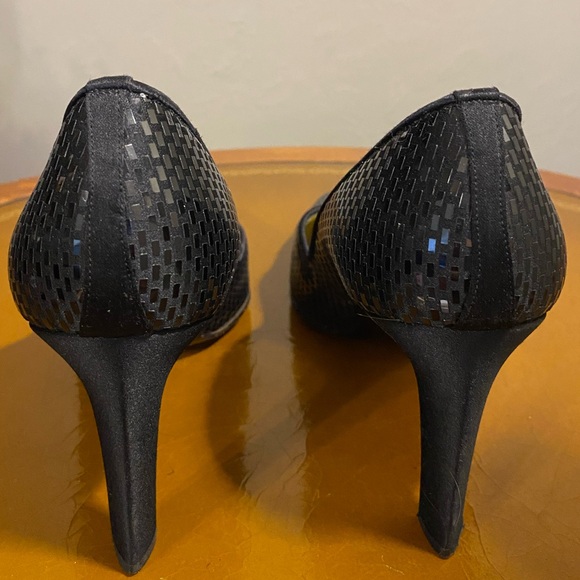 ST. JOHN HEELS - Picture 3 of 5